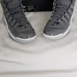 Men's Size 8.5 Jordan Max Aura/Grey